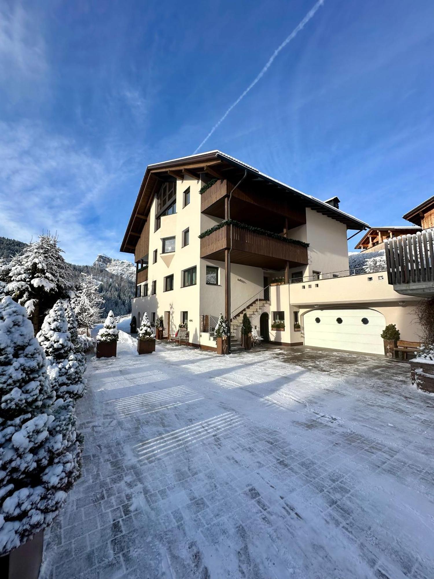 Apartment Ciasa Laoi San Cassiano  Exteriér fotografie