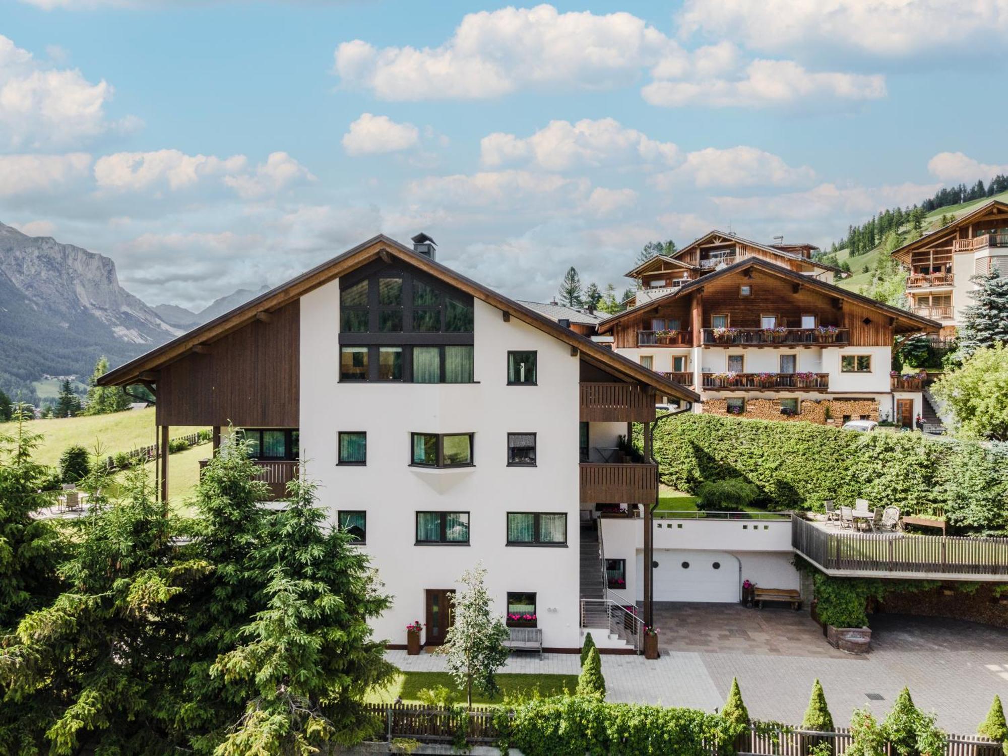 Apartment Ciasa Laoi San Cassiano  Exteriér fotografie